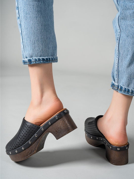 Leather Mules with Heel in Black Color