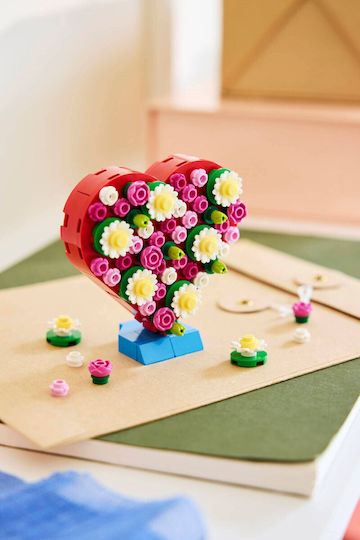 LEGO Building Blocks Love Letters - Valentine's Day for 8+ Years 345 Pieces