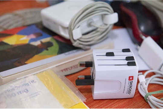 Skross Steckdosenadapter von Universal zu Universal