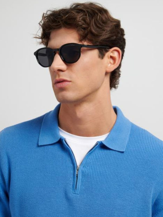 Polaroid Unisex Sunglasses With Black Horn-Rimmed Frame And Grey Lens