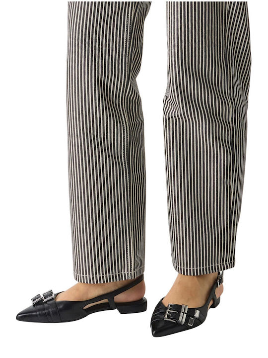 Leder Spitze Zehen Pumps mit Riemen & Dünnem Flachen Absatz Schwarz