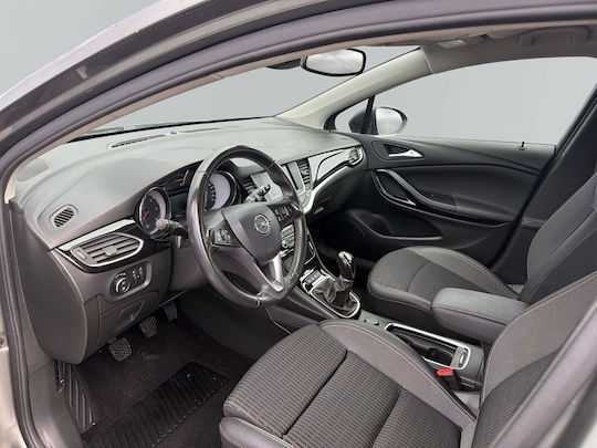 Opel Астра 1.5л Дизел Елеганс '21