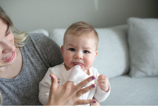 Dr. Brown's Tooth & Gum Wipes 30 Pieces Hypoallergenic Baby Wipes Parabens Free 30 Pieces