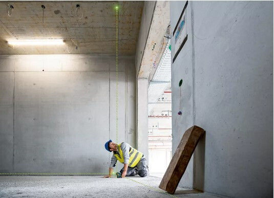Bosch GPL 5 G Self-leveling Linear Laser Level Green Beam 1.5V with Working Range 30m