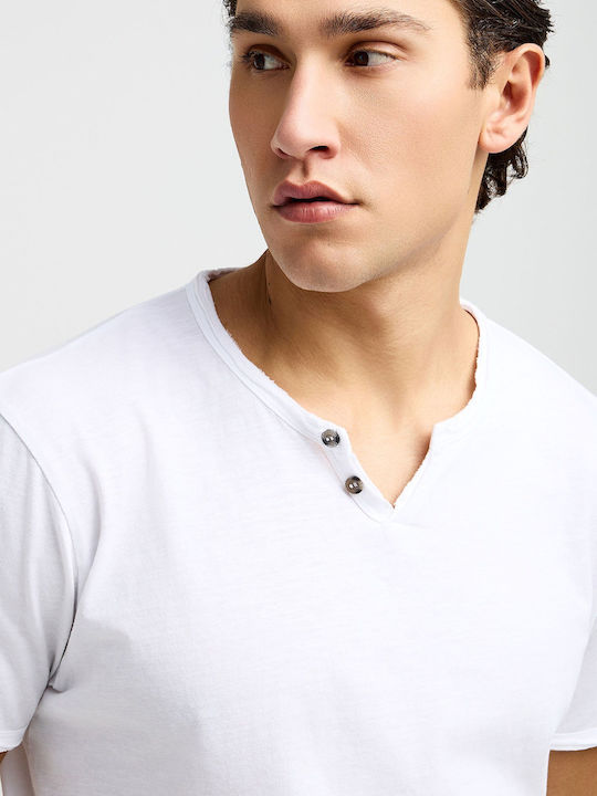 T-shirt White