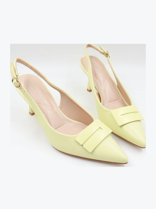 Gelbe Pumps