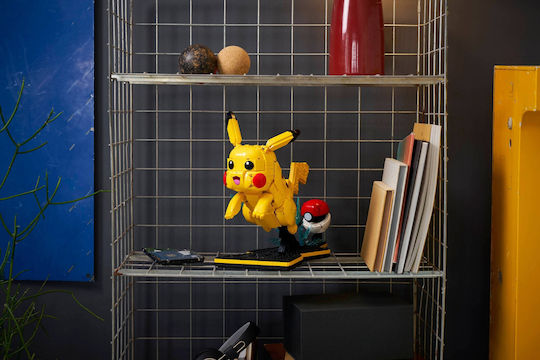 LEGO Pokemon Pikachu и Poke Ball за 18+ Години 2050 Бройки