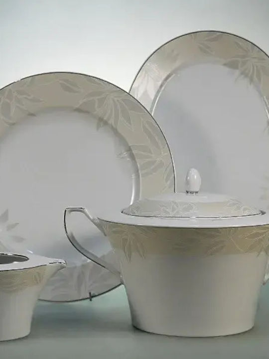 Cryspo Trio Leaves Beige Porcelain Dinnerware Set 20pcs
