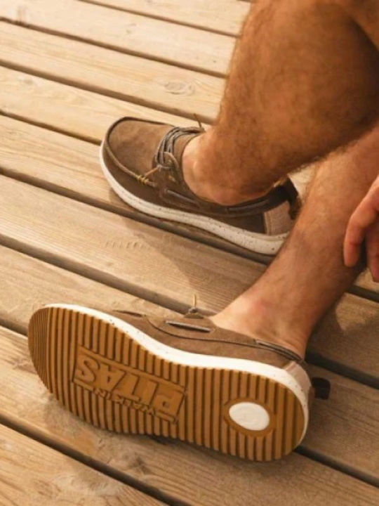 Byron Men's Boat Shoes in Brown Color