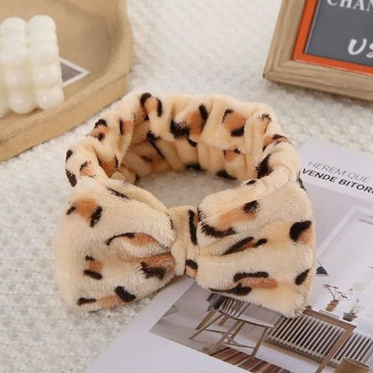 Avizar Leopard Printed Polar Fur Hair Spa Banner Almond Beige