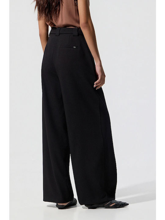 Pantaloni Dama Din Țesătură În Croială Regular Negru