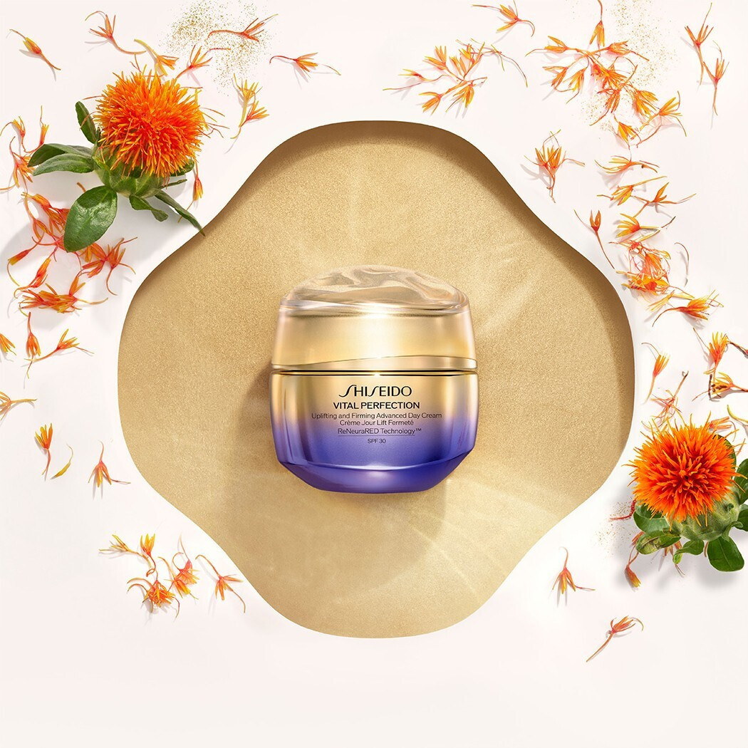 Shiseido Vital Perfection Συσφικτική Κρέμα Προσώπου Ημέρας με SPF30 50ml