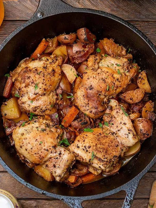Lodge Wanderlust Series Double Cast Iron Pan with Lid with Ceramic Coating 26cm