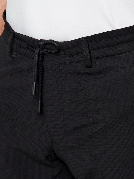 Trousers in Regular Fit Black