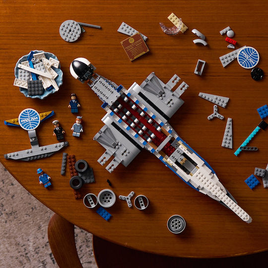 LEGO Icons Boeing Douglas DC3 Panam Airliner За 18+ Години 1903 Бройки