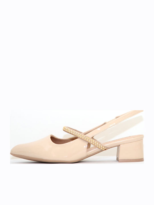 Heels in Patent Leather with Low Heel Beige
