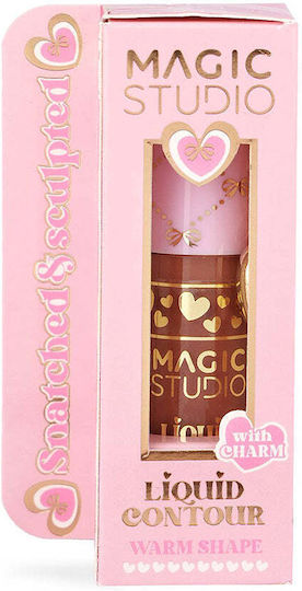 Magic Studio Eye Shadow in Liquid Form with Beige Colour