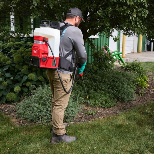 Milwaukee M18 Switch Tank Sprayer with Capacity 15lt
