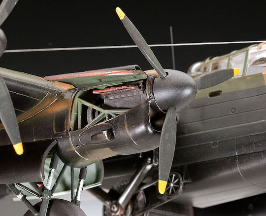 Сглобяем Модел Revell Lancaster B.iii Dambusters Самолет 224 Части