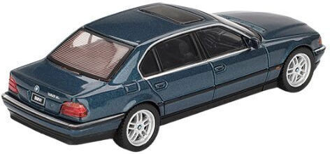 Mașină BMW 750i E39 Sorrento Albastru Metalizat 1998 Scara 1:64