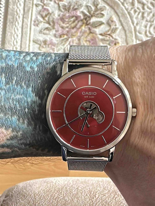 Casio Collection Men's Watch 40mm Battery with Red Metal Bracelet