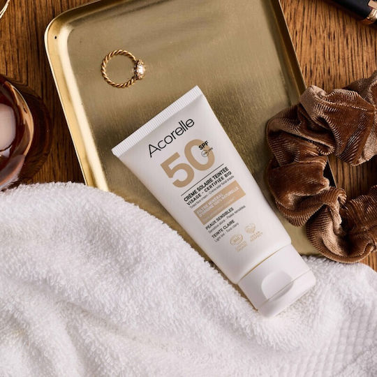 Acorelle Αδιάβροχη Αντηλιακή Κρέμα Προσώπου SPF50 με Χρώμα 50ml