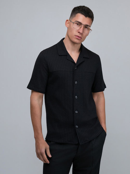 Short Sleeve Shirt In Regular Fit Black
