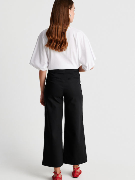 Women's Fabric Capri Trousers Black