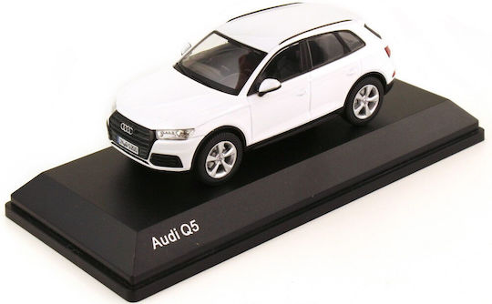 Audi Q5 Modell Weiß Ibis Maßstab 1:43 Iscale