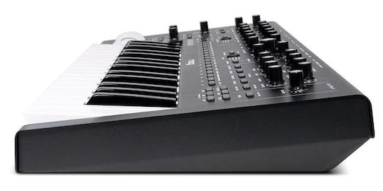 Moog Messenger Analog Synthesizer With 32 Keys