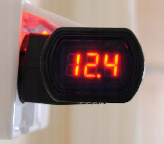 Instrument Digital Voltmetru Auto Pentru Montare la Bricheta