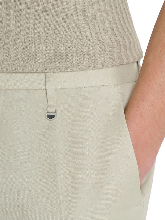 Trousers in Regular Fit Beige