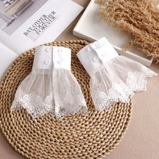 Set 2 Manșete Detasabile Cu Dantelă Butoni Albe