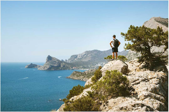 Панел Hiker Overlooking Sea Rocky Mountains Пешоходец Гледка Към Морето Скалисти Планини 100x70
