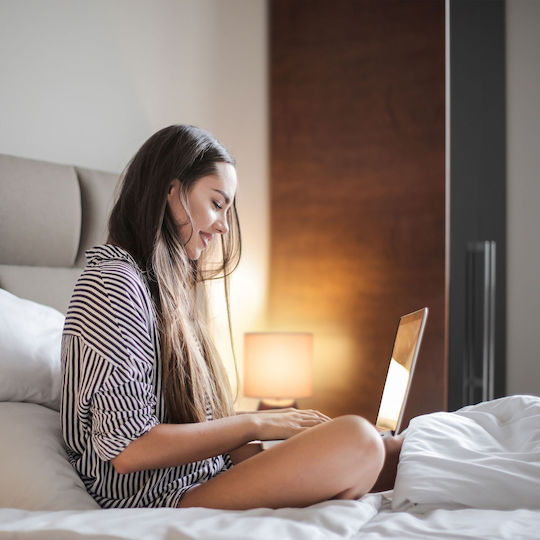Relaxdays Υφασμάτινο Πορτατίφ για Ντουί E14 με Ροζ Καπέλο και Βάση