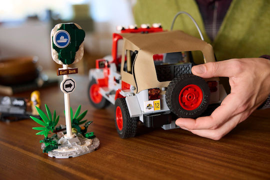 LEGO Jurassic World Jurassic Park Jeep Wrangler За 18+ Години 1924 Бройки