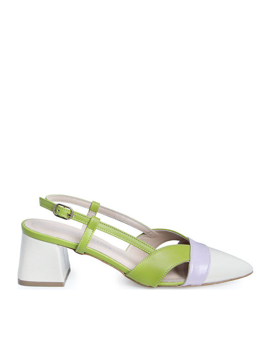Leder Pumps mit Mittelhohem Absatz in Elfenbein