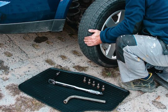 Universal Driver's Rubber Mat Toyota Camry Vi Sedan 2001-2006