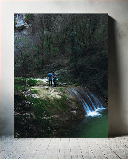 Couple By The Waterfall Ζευγάρι Δίπλα Στον Καταρράκτη 1 σε Καμβά