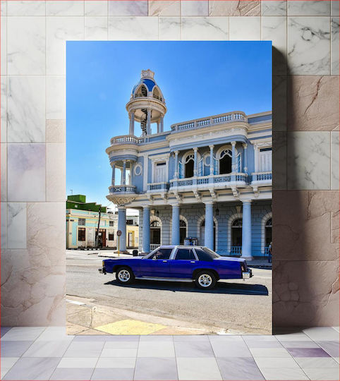 Classic Car In Front Of Historical Building Κλασικό Αυτοκίνητο Μπροστά Από Το Ιστορικό Κτίριο σε Καμβά