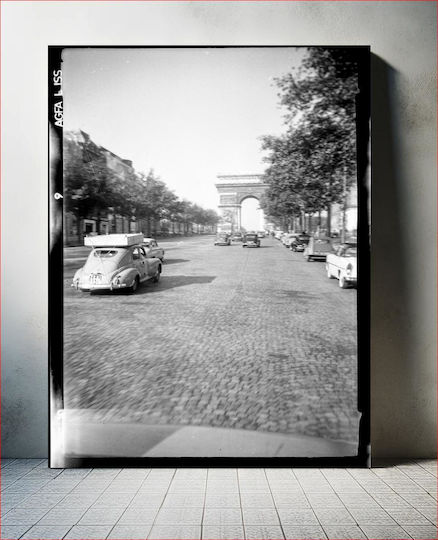 Vintage Cars On Avenue Des Champs-élysées Vintage Αυτοκίνητα Στη Λεωφόρο Των Ηλυσίων Πεδίων σε Καμβά
