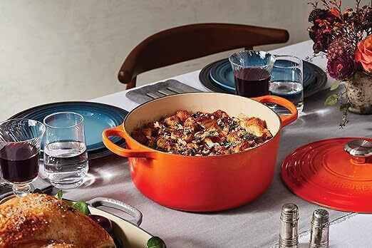 Le Creuset Volcanic Deep Pot Made of Cast Iron 6.7L / 28cm
