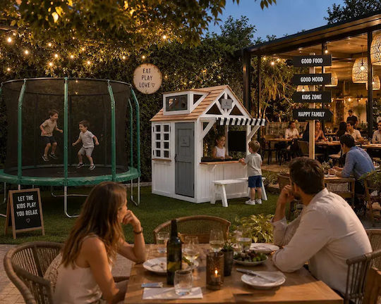 Multifunktionales Hölzernes Kinder-Spielhaus im Garten mit brauner Küche
