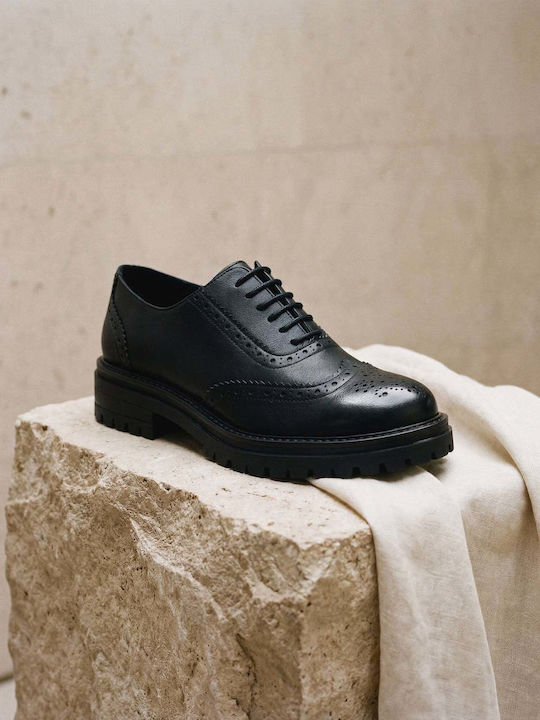 Women's Oxfords in Black Colour