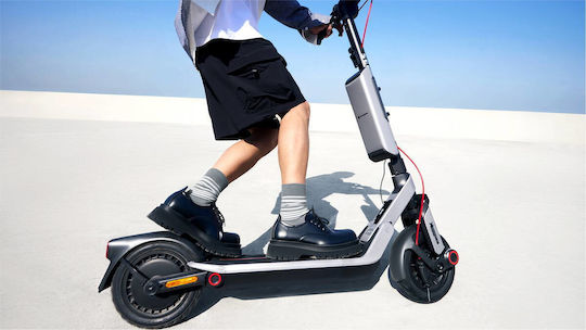 Segway Segway Ninebot Ekickscooter E3 Електрическа Тротинетка с 25km/h Максимална Скорост и 45km Автономия в Черен Цвят
