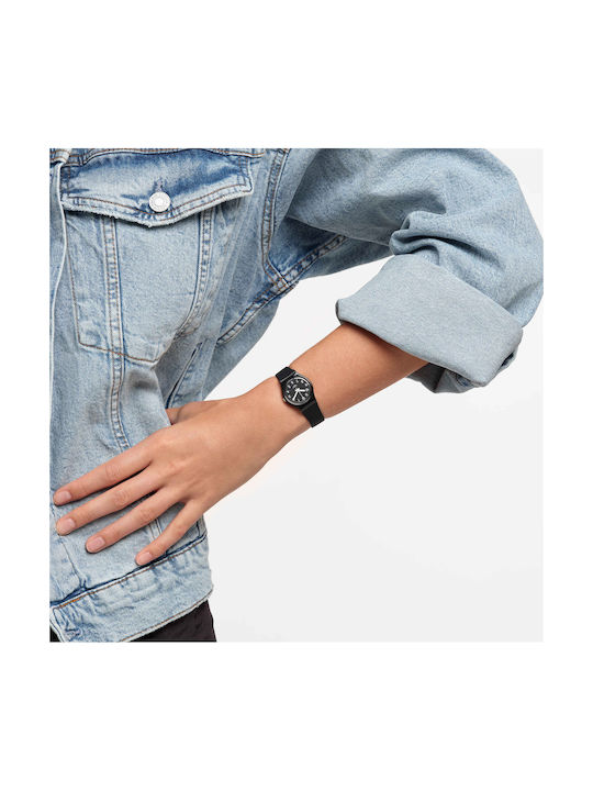 Swatch New Core Γυναικείο Ρολόι Μπαταρίας με Μαύρο Καουτσούκ Λουράκι