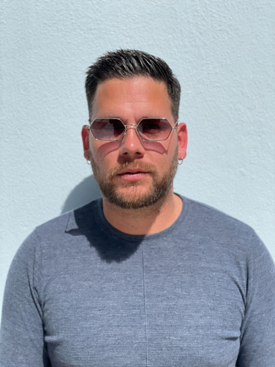 Tailor Made Unisex Sonnenbrillen mit Goldfarbenem Rahmen und Braunen Spiegelgläsern TM15293-C2