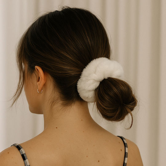 Scrunchie Pentru Păr Din Minky Pufoasă Delicată Albă