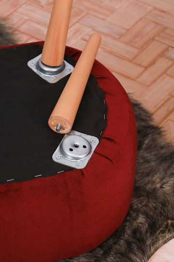 Wohnzimmerhocker mit Bordeauxrotem Stoff bezogen