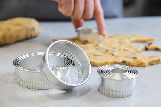 Комплект 11 Кръгли Формички За Бисквитки С Назъбен Край Металик Kitchen Craft